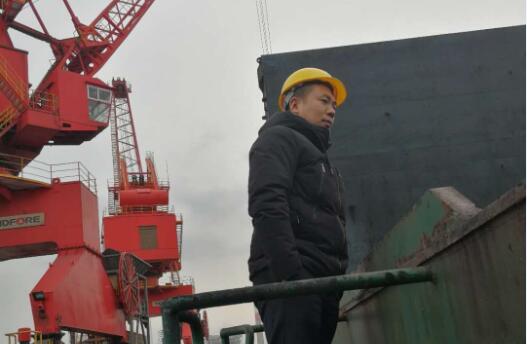 坚持客户至上的服务理念 不断保持活力和战斗力 ——记如皋港销售中心章禄禄