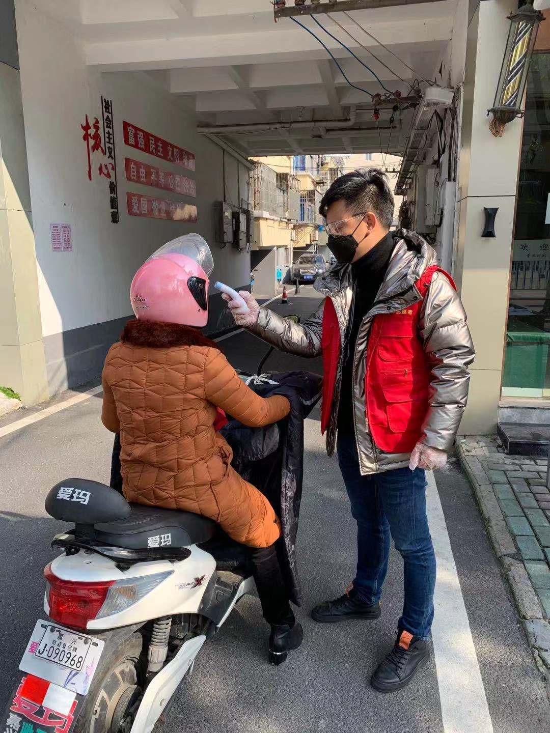 在战“疫”一线书写“党员”答卷——记绿洲物流孙伟伟疫情防控先进事迹