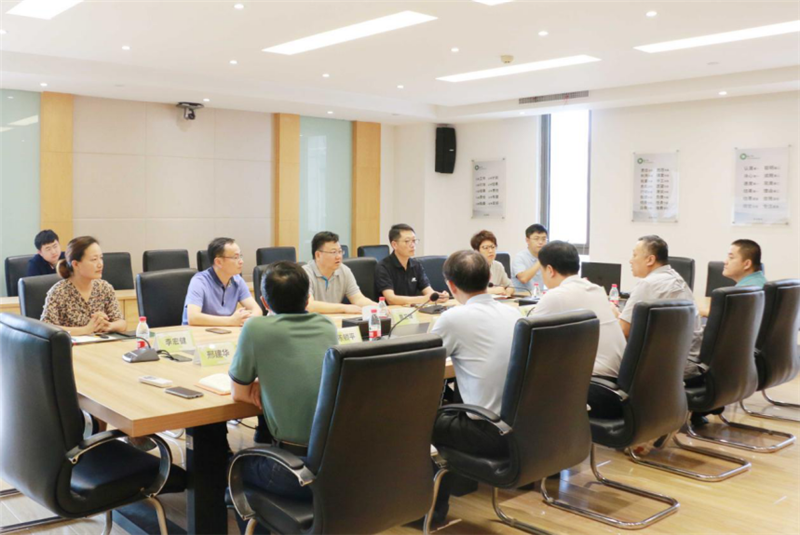港闸区区委书记黄卫锋等区领导开展疫情走访慰问