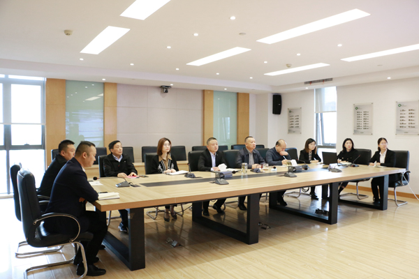 绿洲物流公司：召开月度经营分析会并传达集团三季度追赶超越会议精神