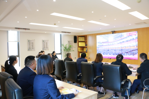绿洲物流公司：组织集中观看党的二十大开幕会