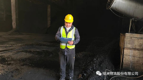 向上的力量 | 重复再重复，平凡岗位的坚守--货场主管李岳龙